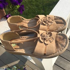 Earth Shoes Gilron 2000 Shoes. size 9